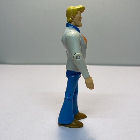 Vintage Scooby-Doo Fred 4.5" Action Figure Toy 2001Collectible Plastic Doll - Picture 4 of 5
